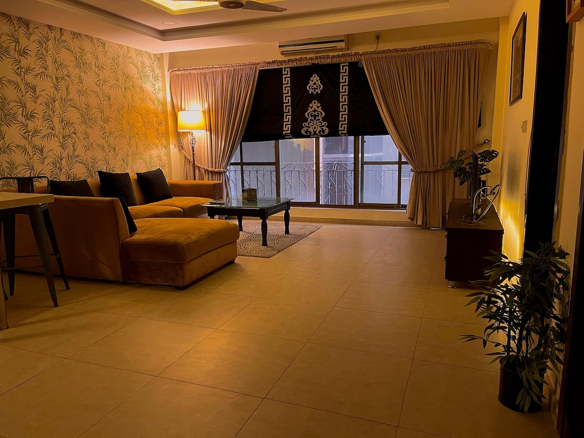 Bahria Bliss: Cozy 1BD Gem, Ambient Retreat