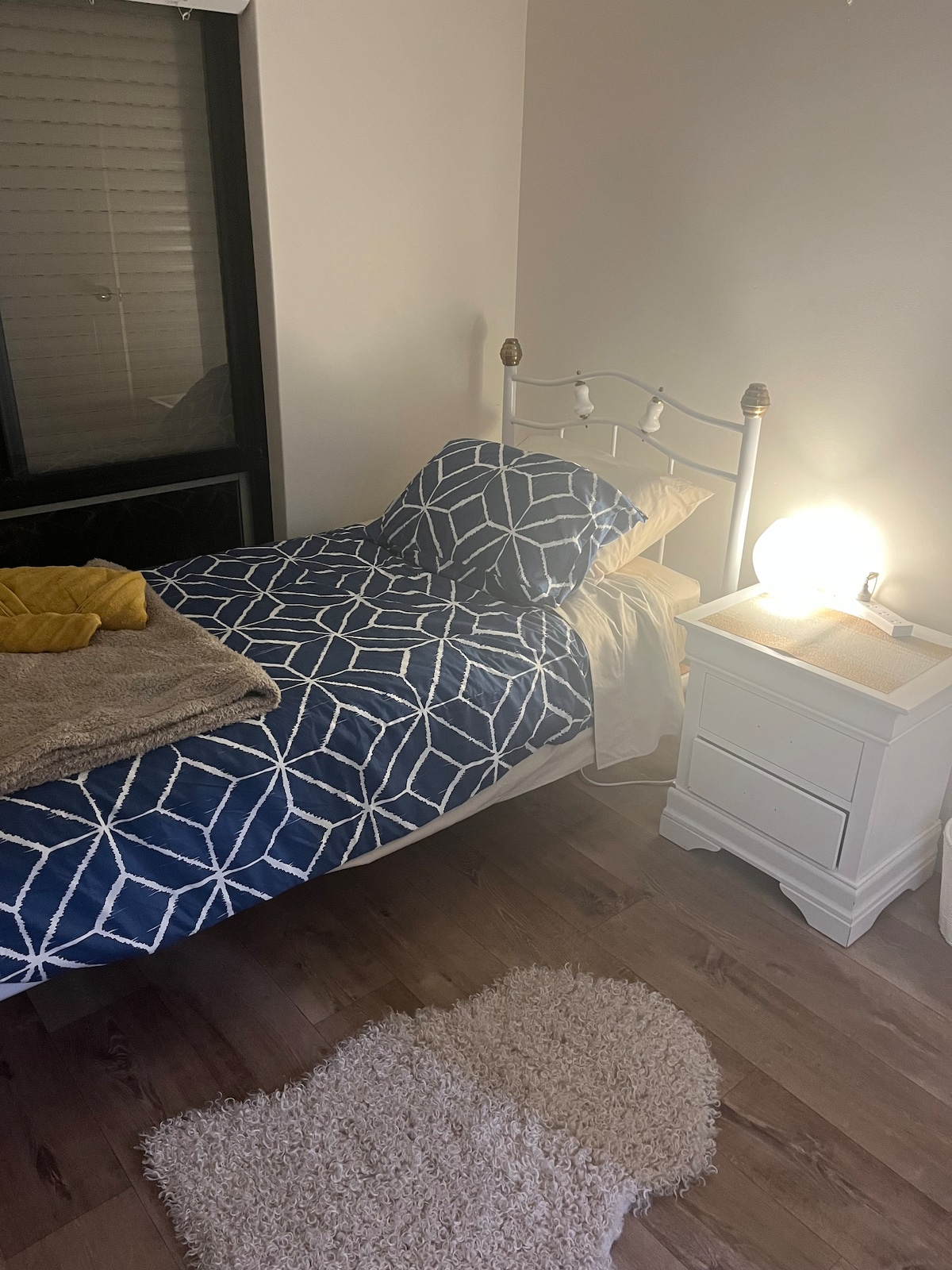 Private room in nice shared house - female only