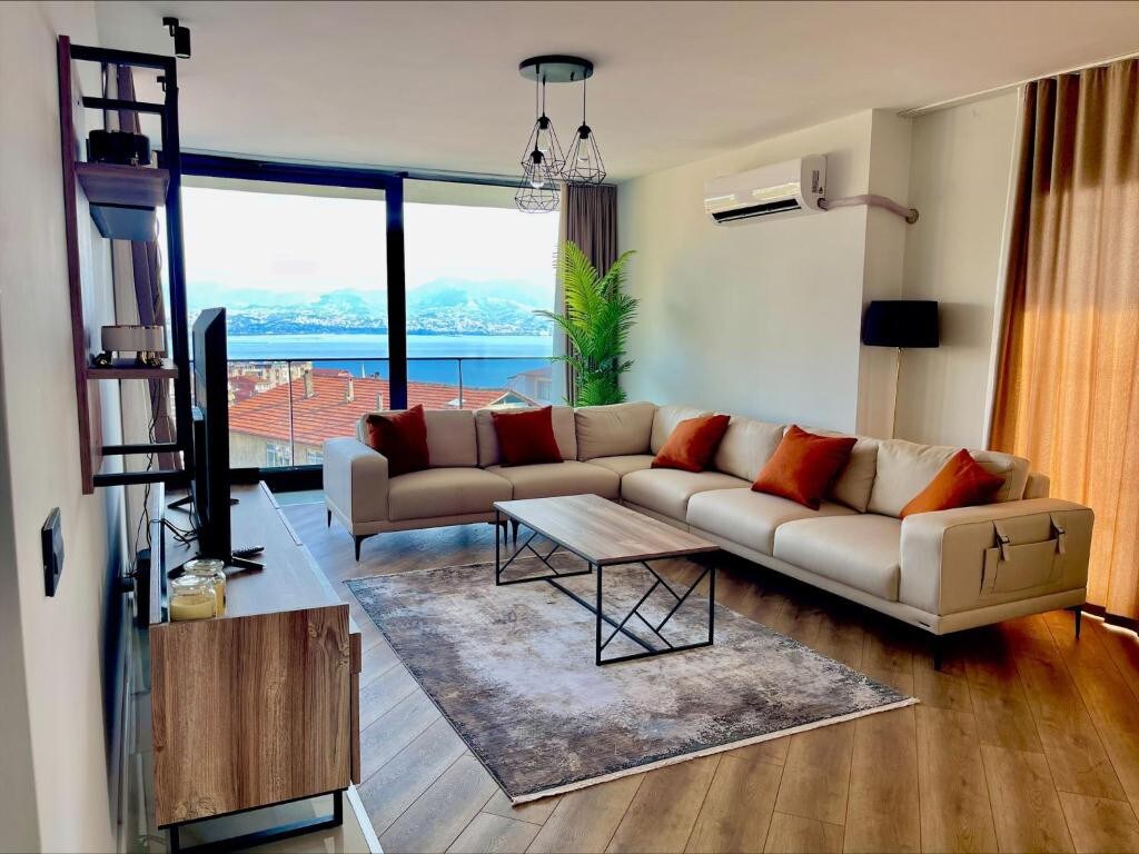 Stunning Sea & Mountain View Duplex In Izmit