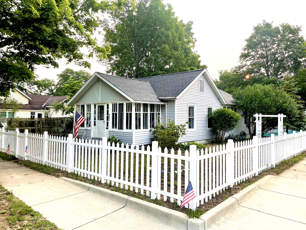 Historic Maple Beach Cottage