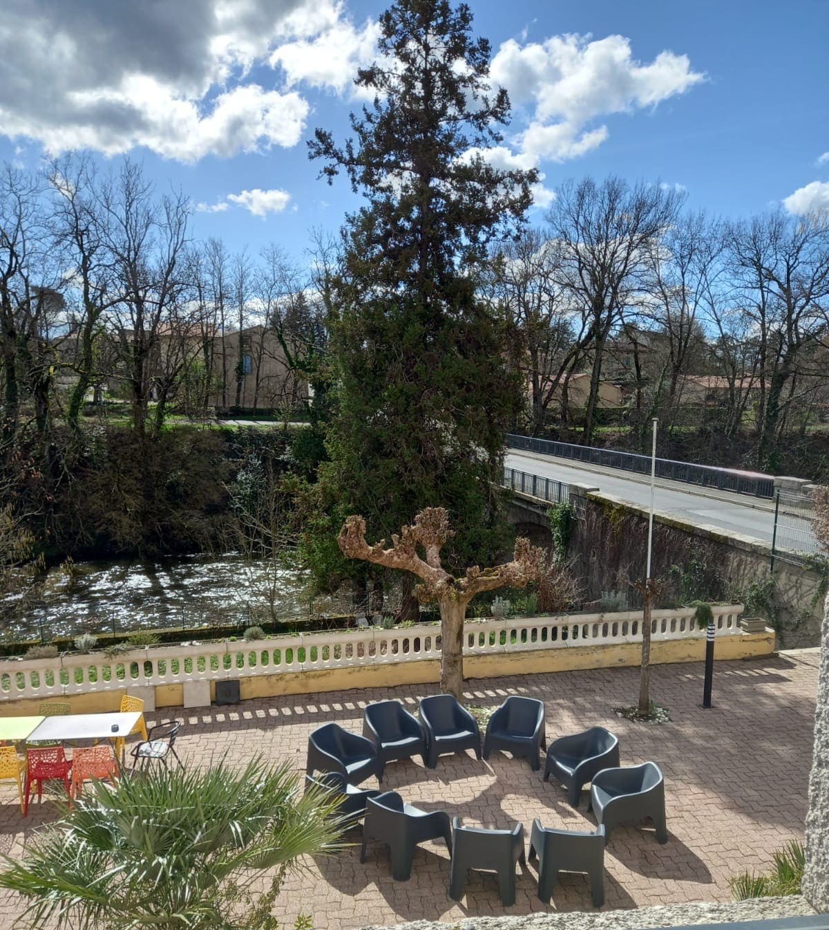 Grande maison 9 chambres avec terrasse et jardin