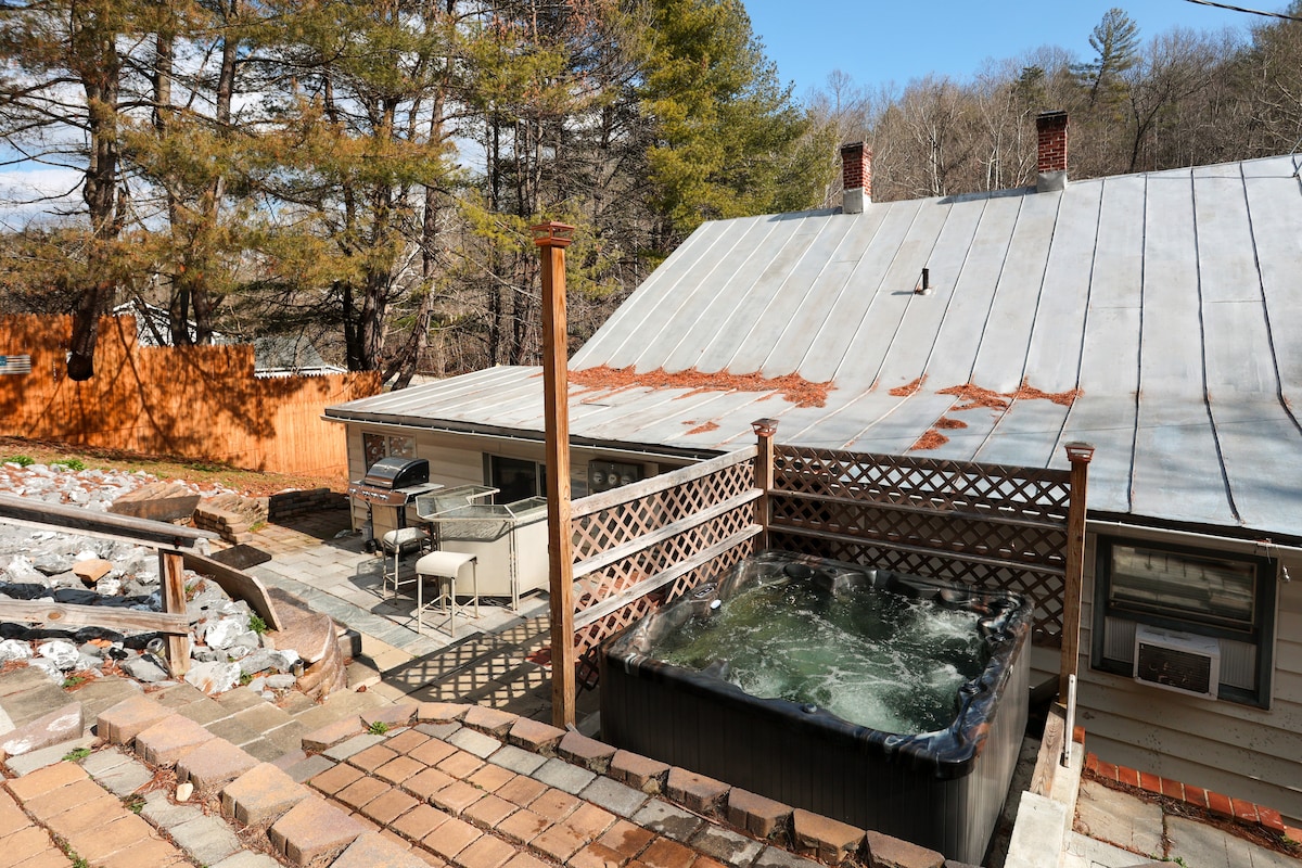 Pool-Table-Hot Tub-Fire Pit