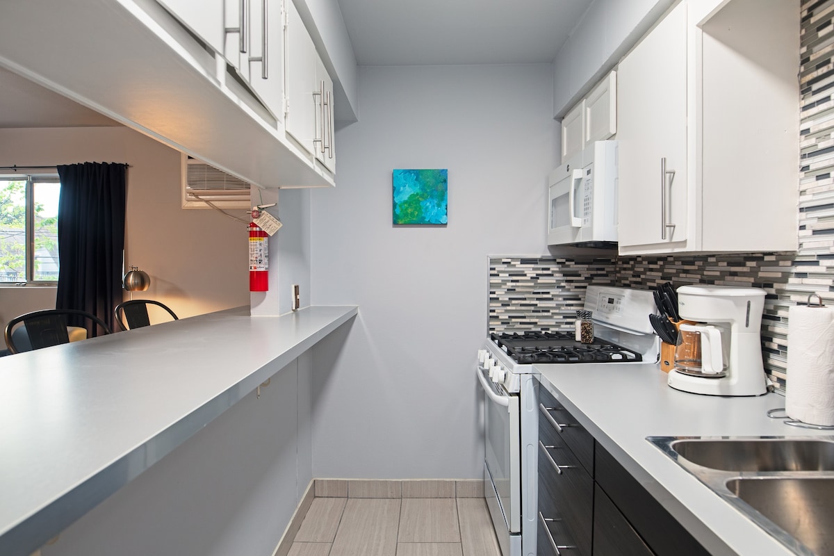 Your Montrose Studios | Sleeps 60/30BR/30BA/25PA