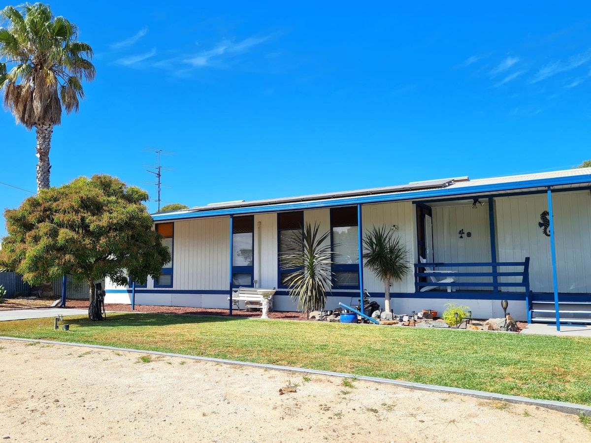 Lil Blue Beach House