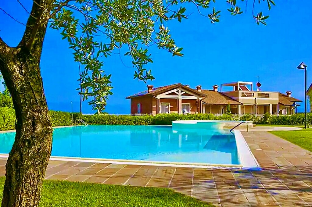 Enchanting Garda -  appartamento con piscina