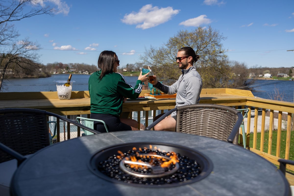 Hilltop Lakehouse: Free Kayaks, Deck, PLX