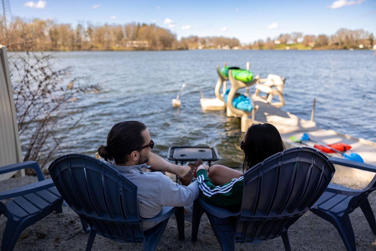 Hilltop Lakehouse: Free Kayaks, Deck, PLX