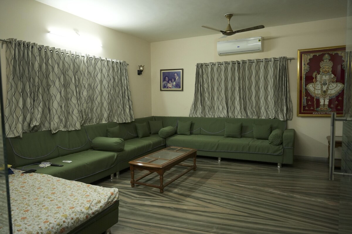 Bungalow in Vidyanagar, Anand