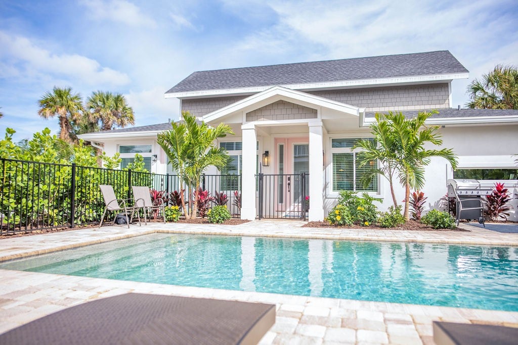 Private saltwater pool! Just steps to the beach!