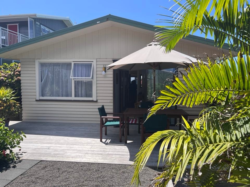 Hosts on the Coast - Beachy Vibes in Waihi