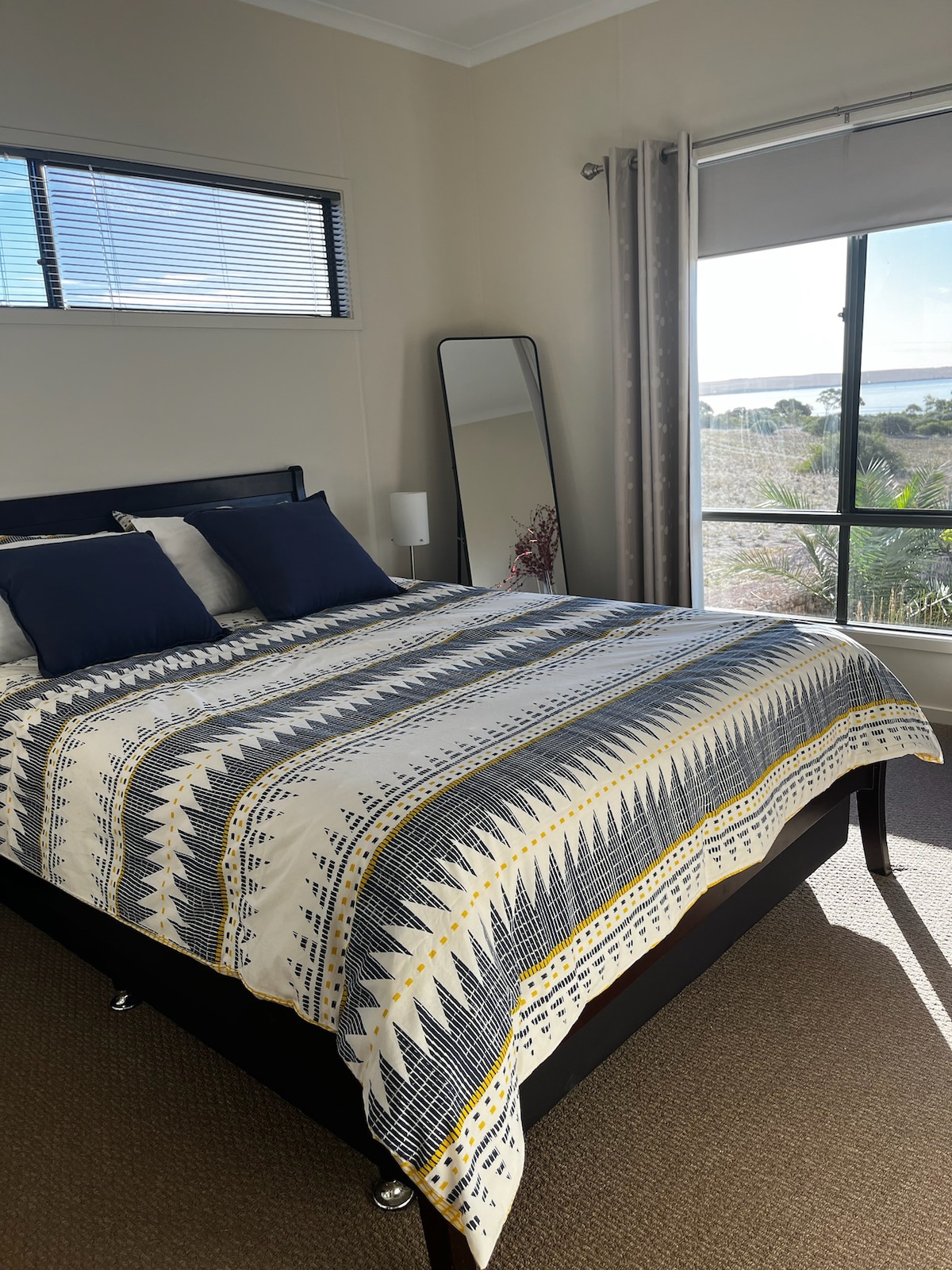 Seaview Escape - 3 bedrooms, sleeps 7