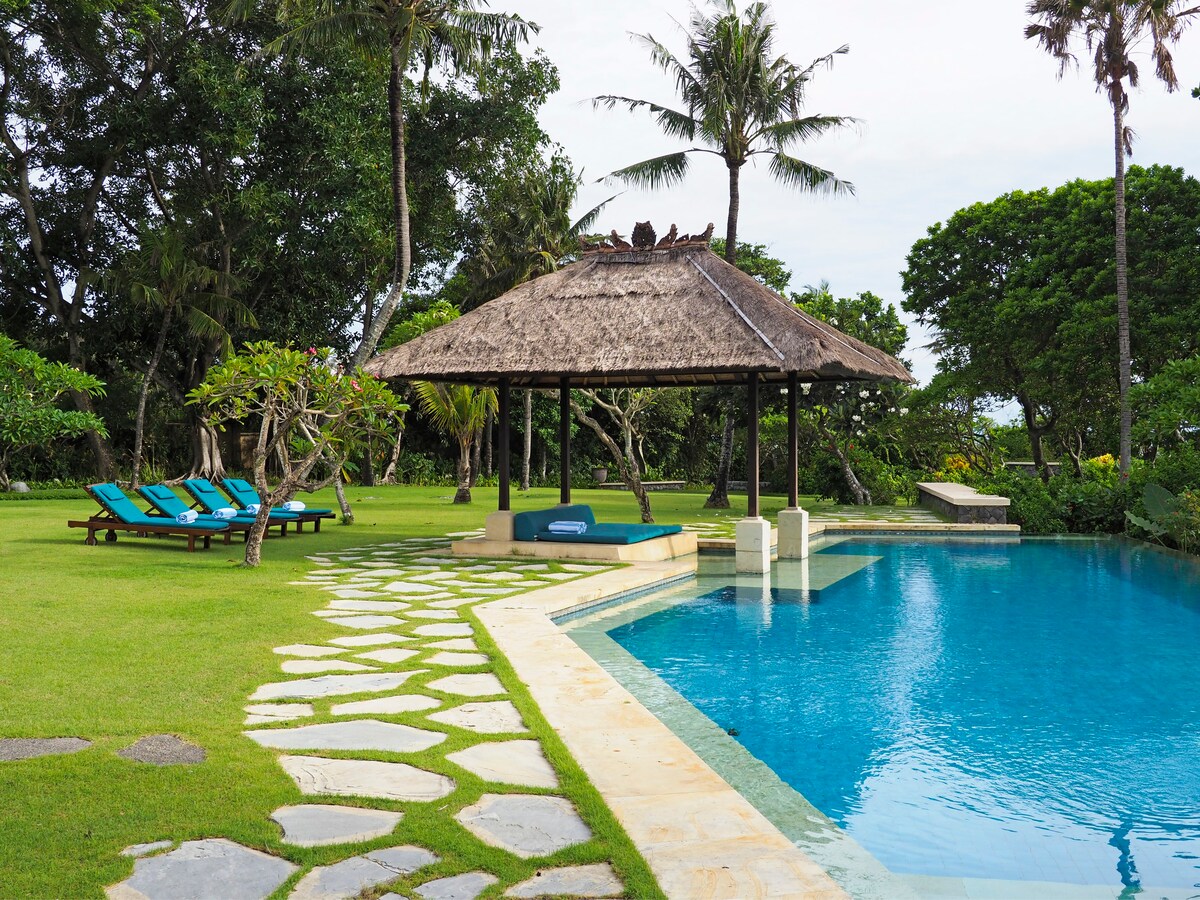 Arika,Canggu Beachfront Luxury Villa,4BR, w/ Chef