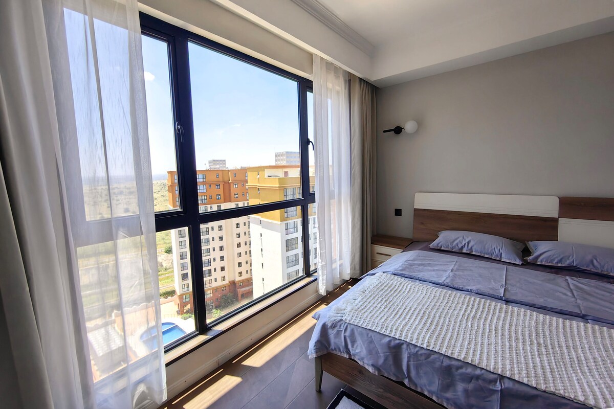 En-suite Room with Top floor balcony for Views