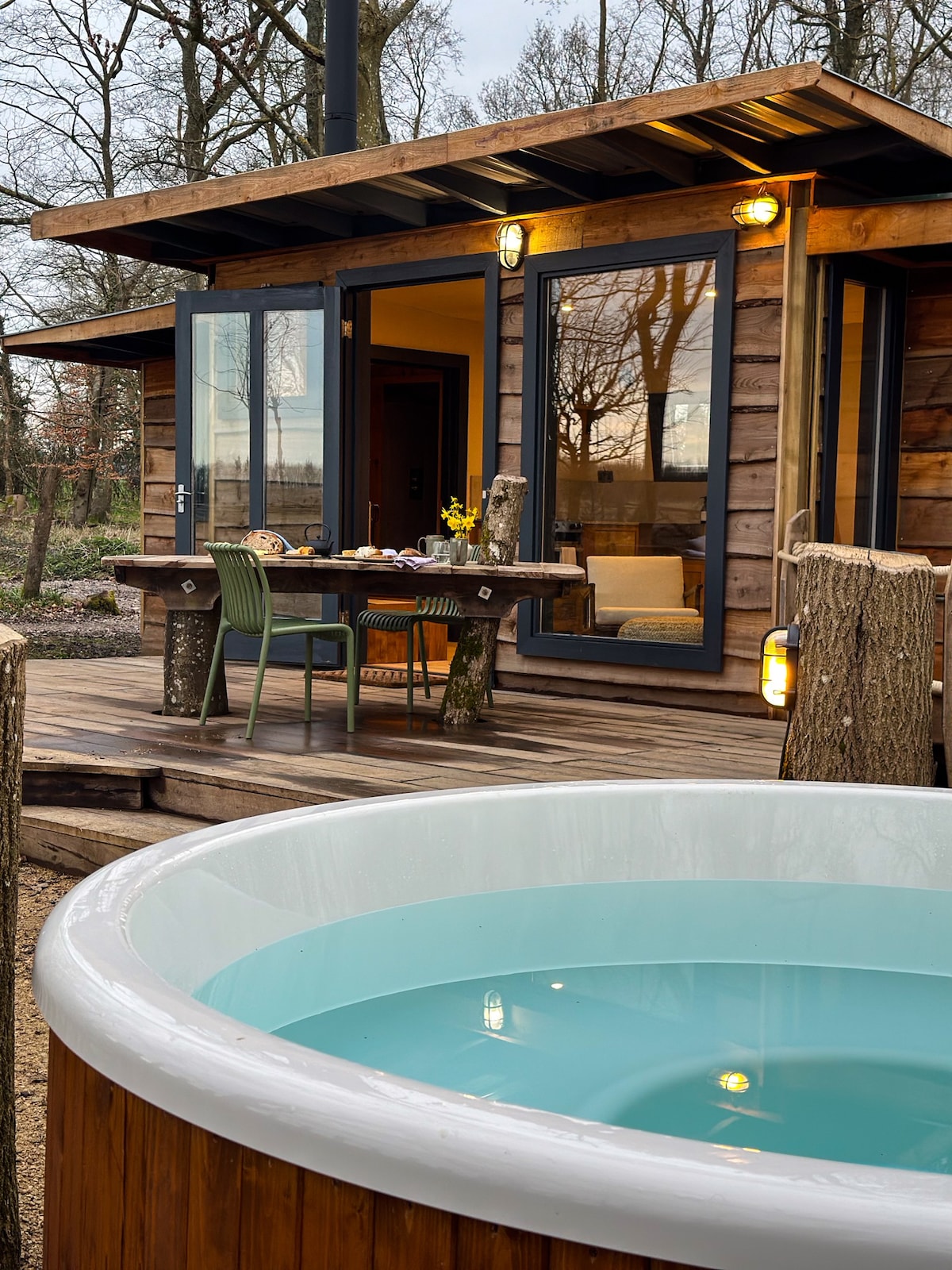 Woodland Cabin with hot tub