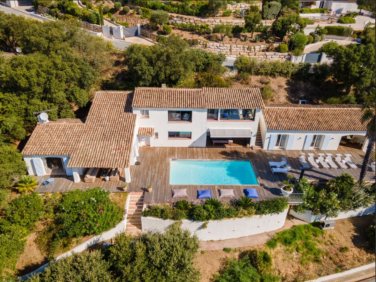 Villa avec piscine et vue mer à Sainte-Maxime