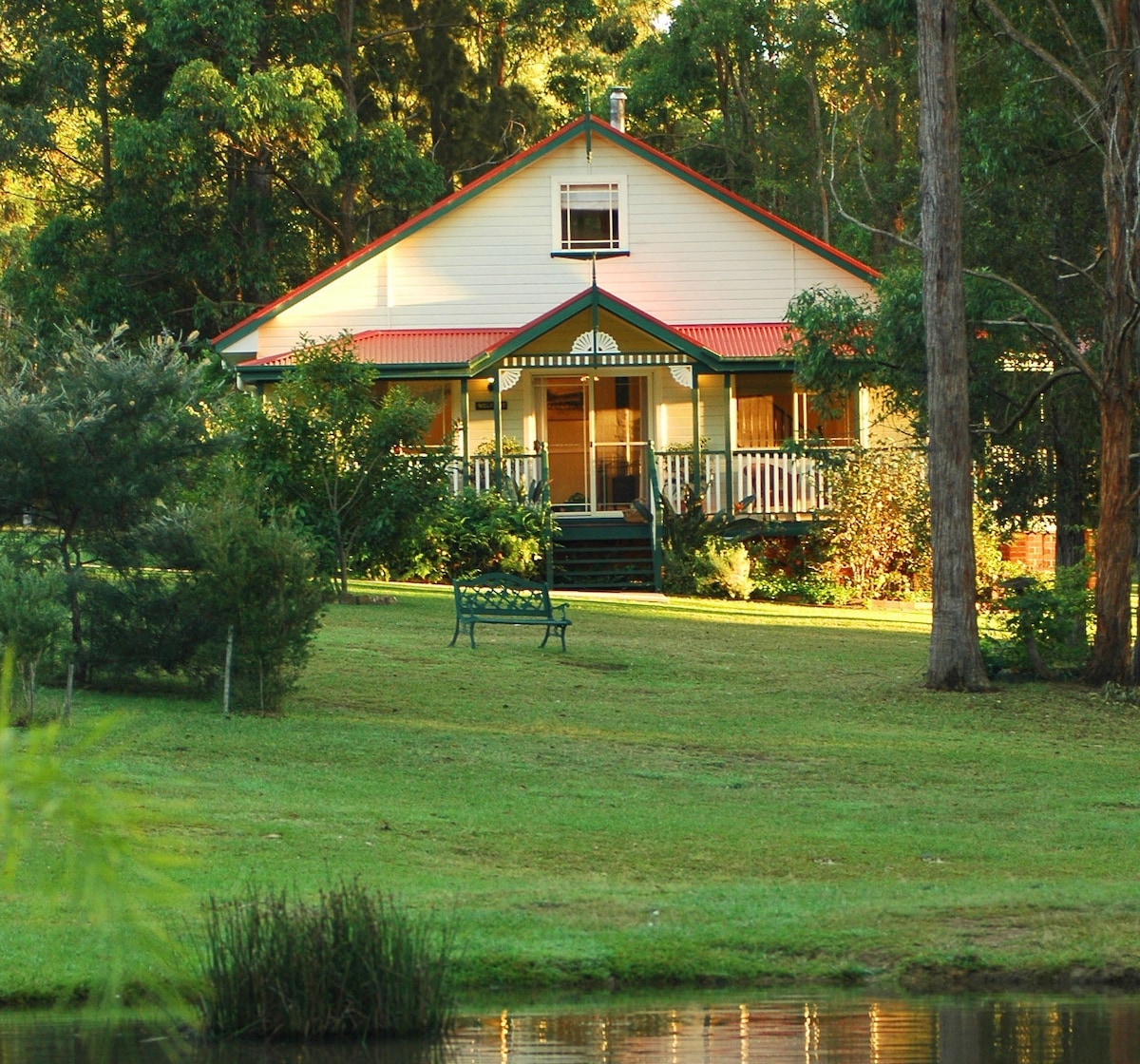 The Farmhouse - Telegraph Retreat Cottages