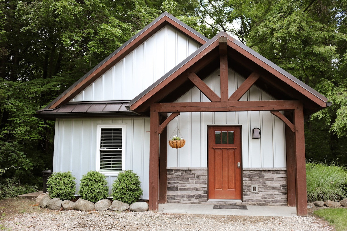 Secret Haven Cabin in Middlebury