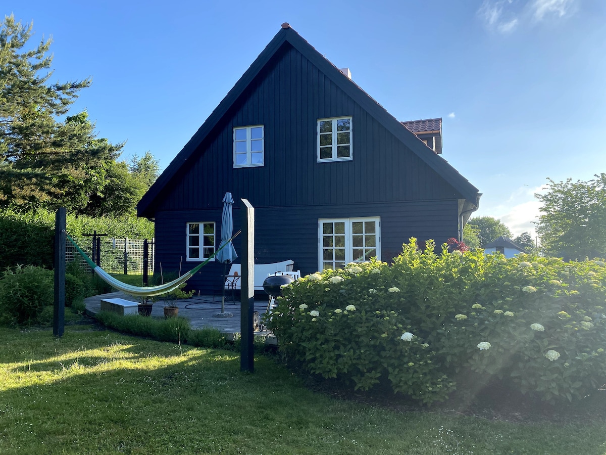 美丽海尔内斯（ Helnæs ）的木屋