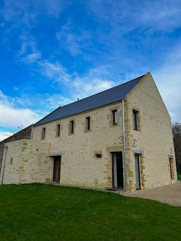 Longues-sur-Mer的民宿