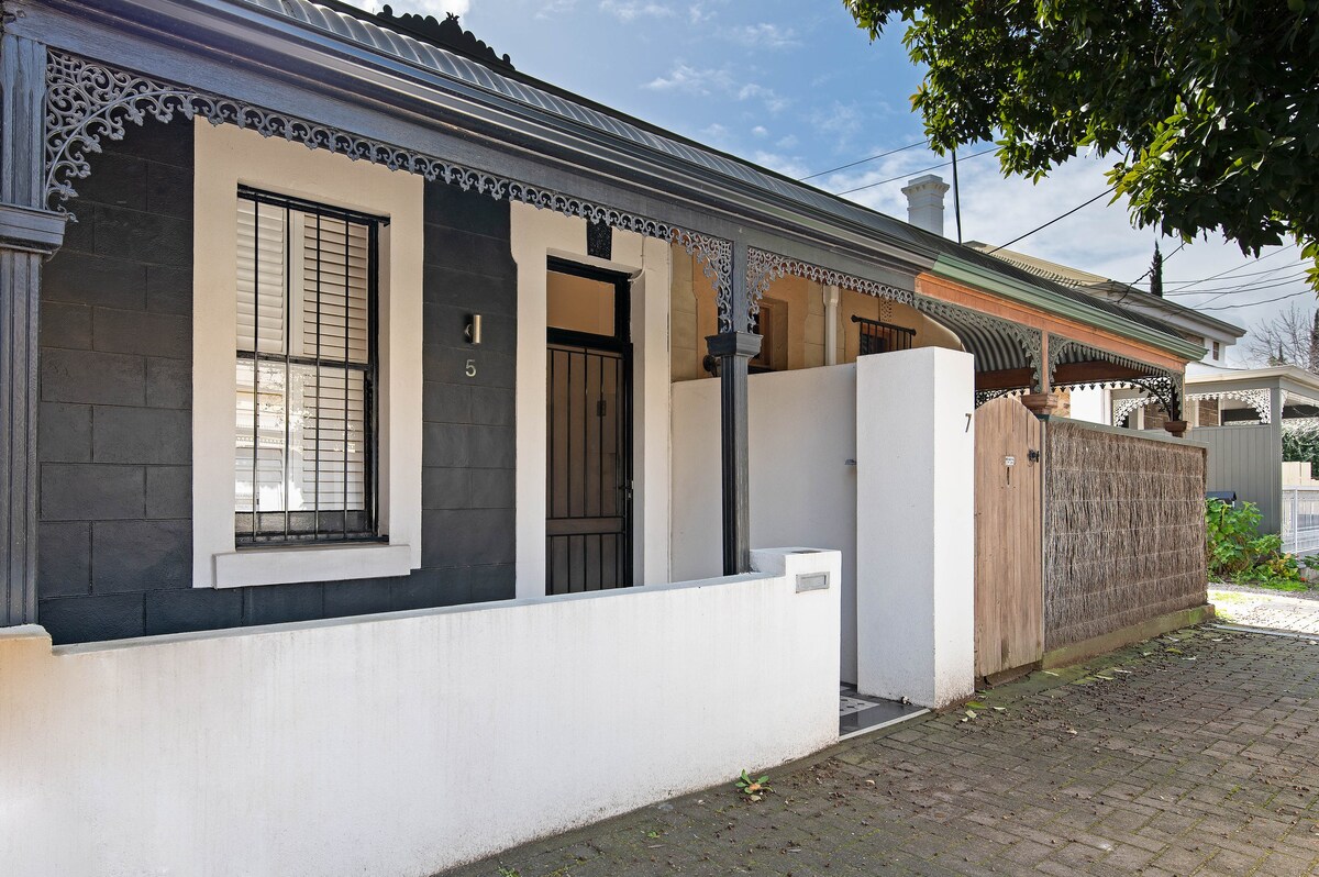 Lovely & Spacious 2-bedroom home in Norwood