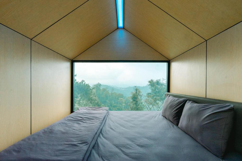Calming Deluxe View Cabin near Waterfall in Malang