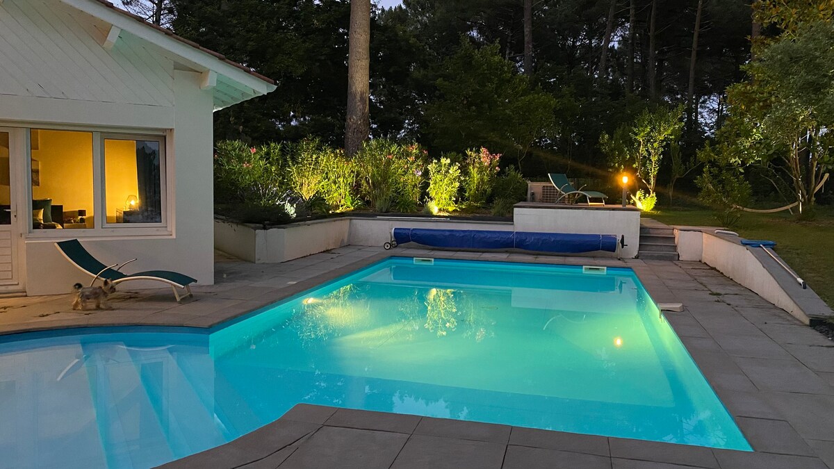Confortable villa au golf avec piscine et terrasse