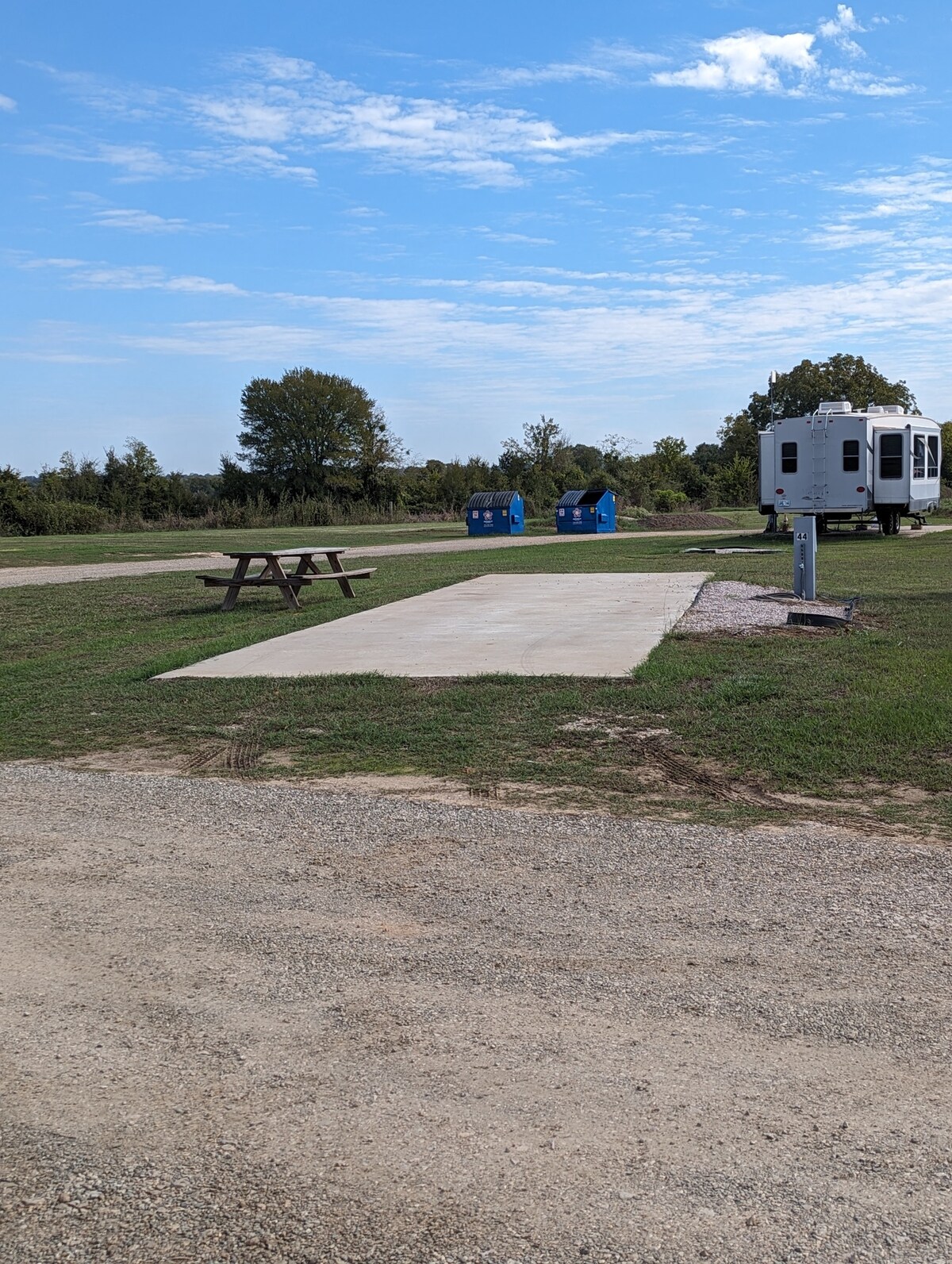 RV Oasis: Serene & Paved Spot