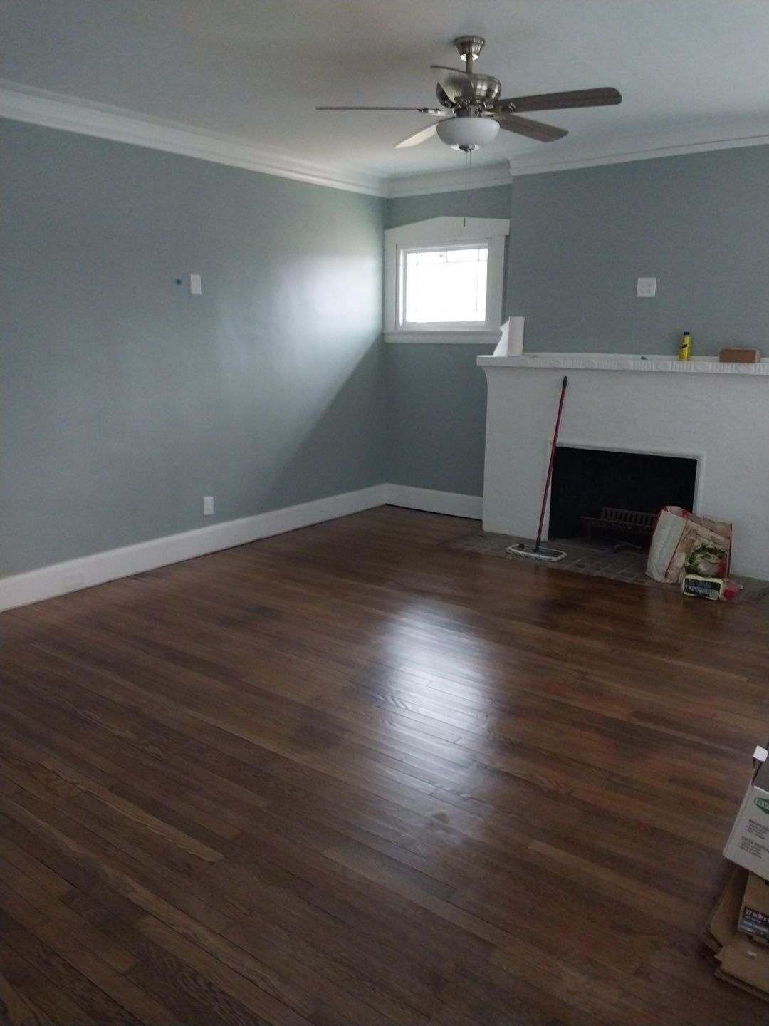Remodeled bungalow with 1st flr bedrooms!