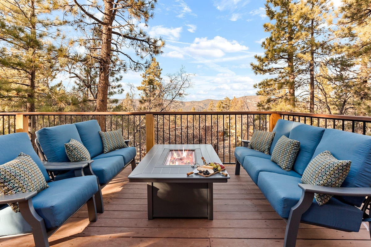 Highland Pines + Hot Tub + A/C + Pet Friendly