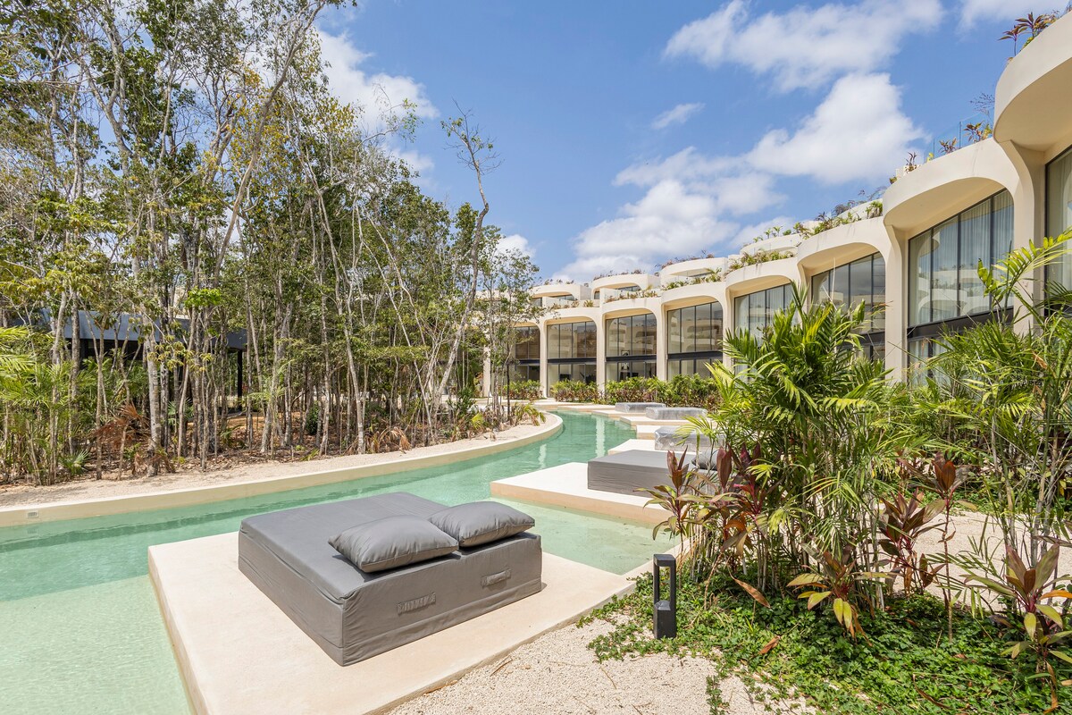 Unique Villa with privte pool in amazing Condo!