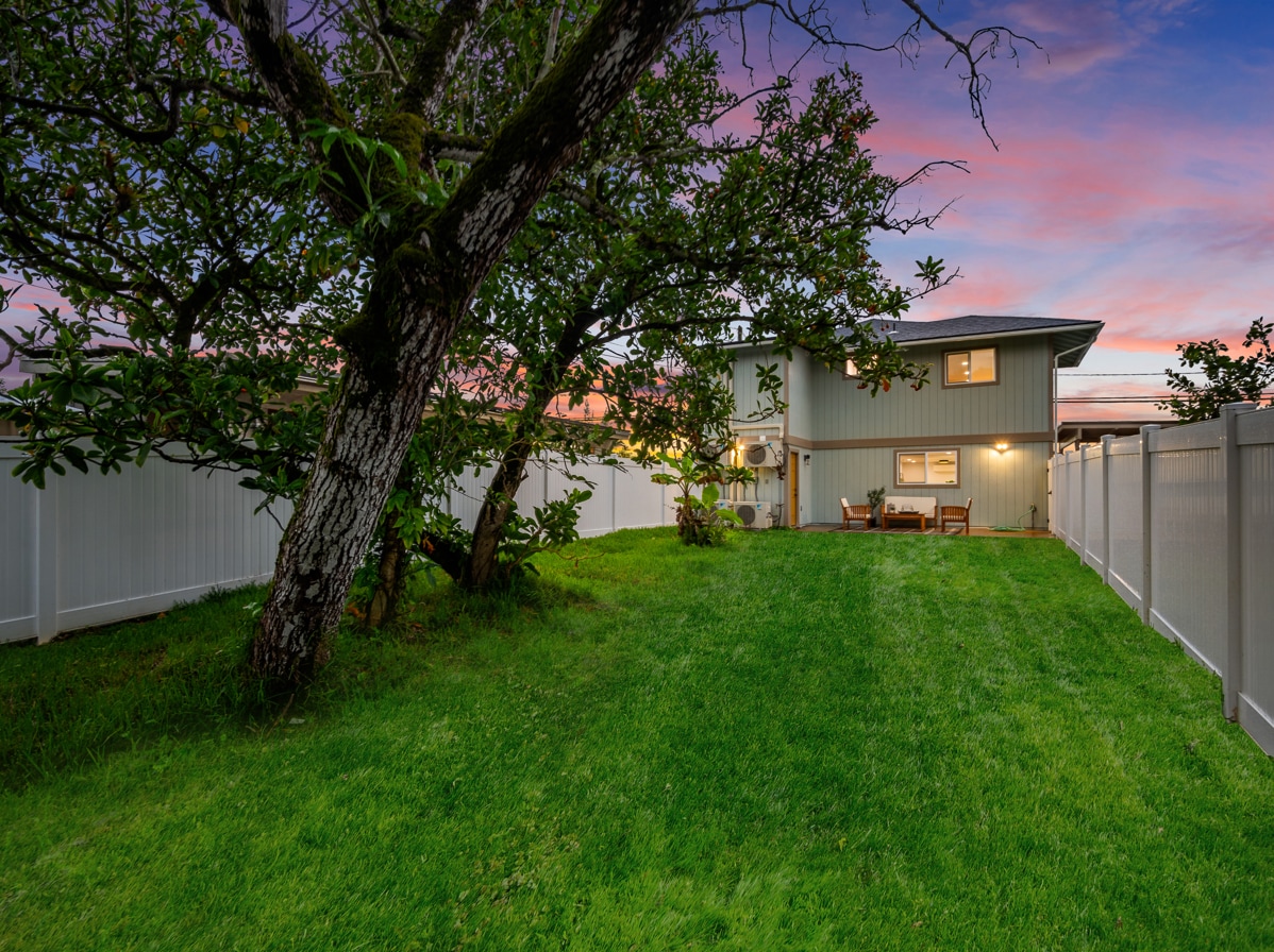 Beautifully Remodeled 2/1 home in Wahiawa Heights