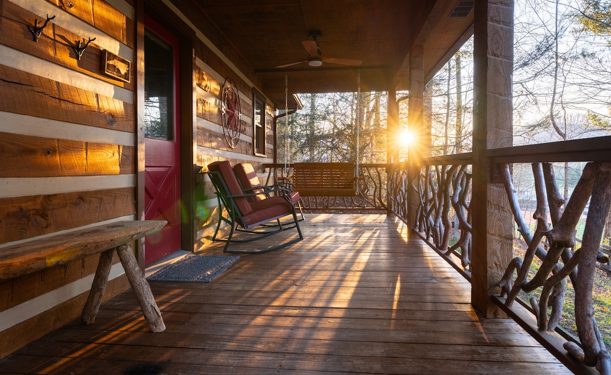 Tsuga Lodge- adjacent to Parker Meadows Park