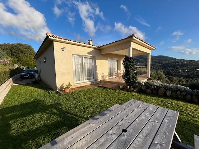 maison F3 avec vue sur la vallée