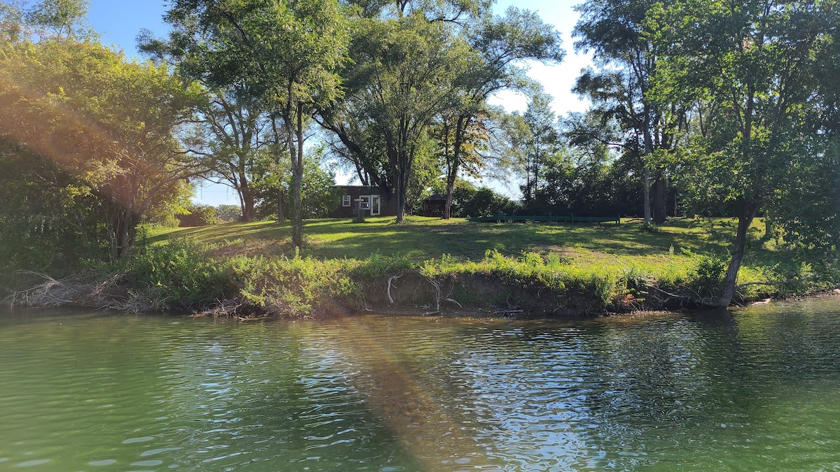 Mahanaim private lake tiny home