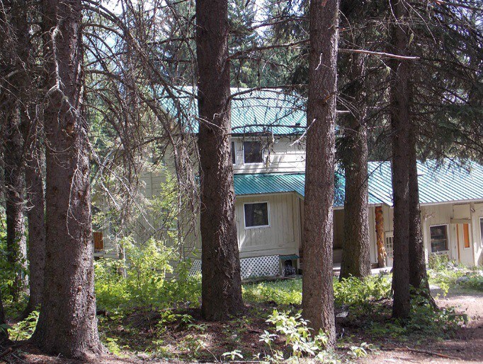 Executive Cabin at Beaverfoot