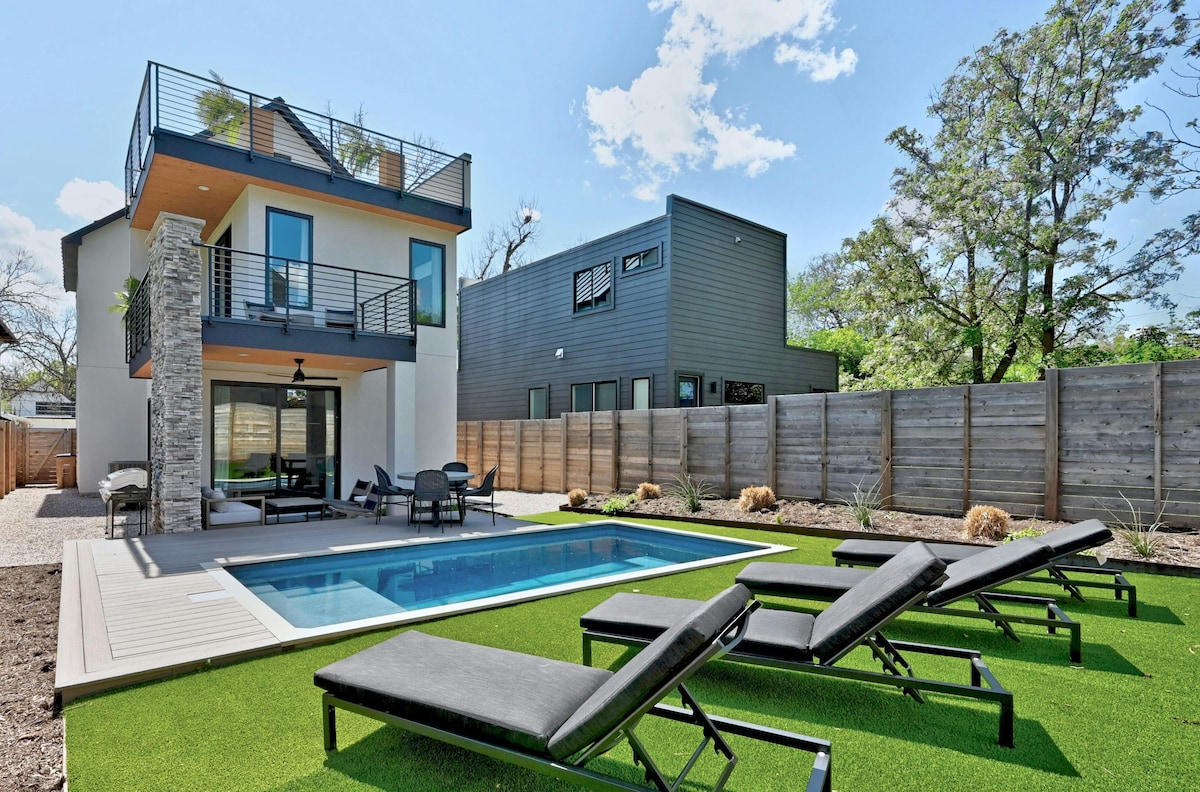 Stunning New Modern Perfection With a Pool Oasis!