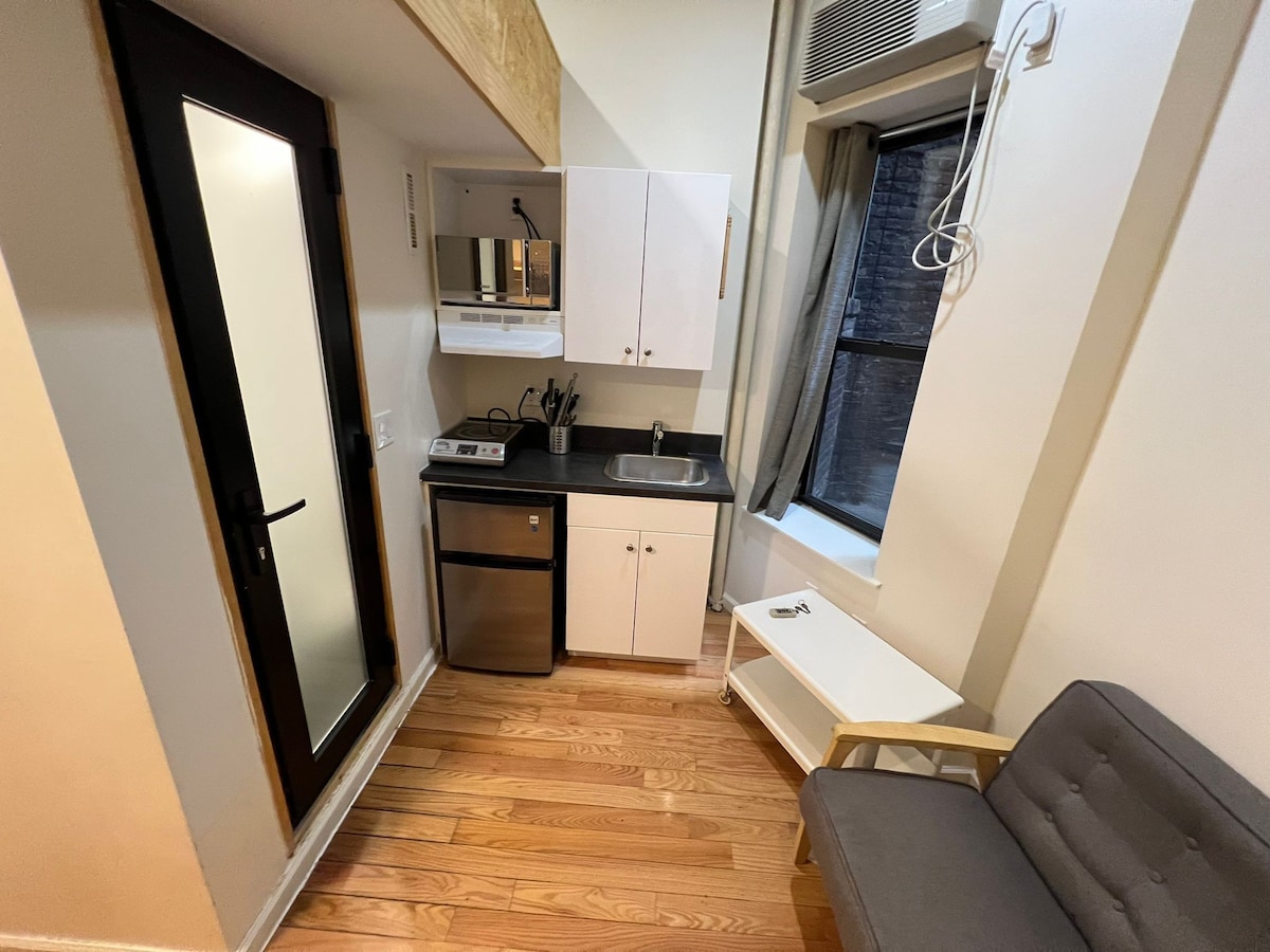 Tiny Private Studio in Times Square #102