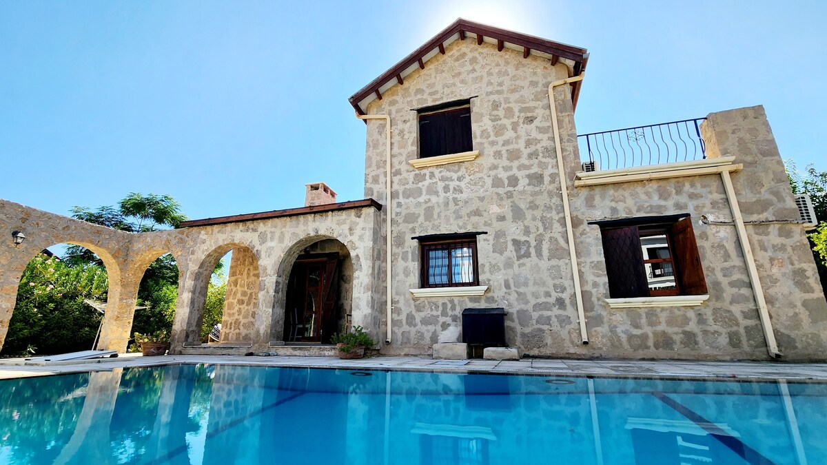3 bedroom stone villa with pool