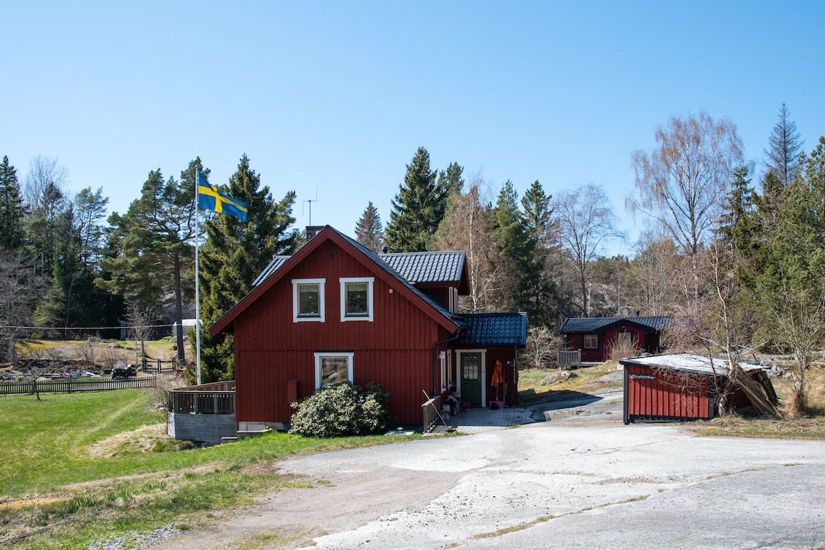 Lakeside Cabin on beautiful Möja