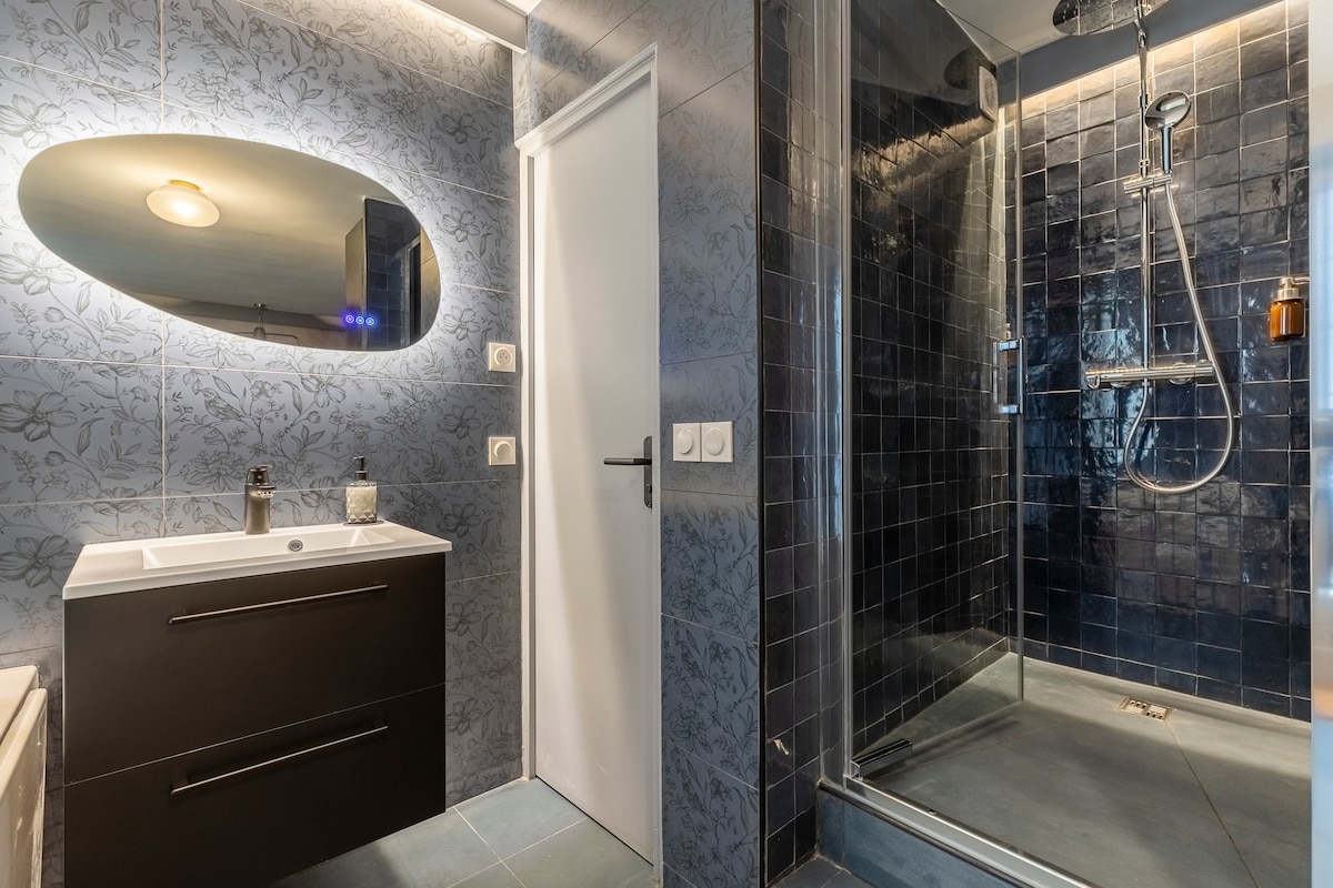 Luxury&love flat with jacuzzi / heart of Paris