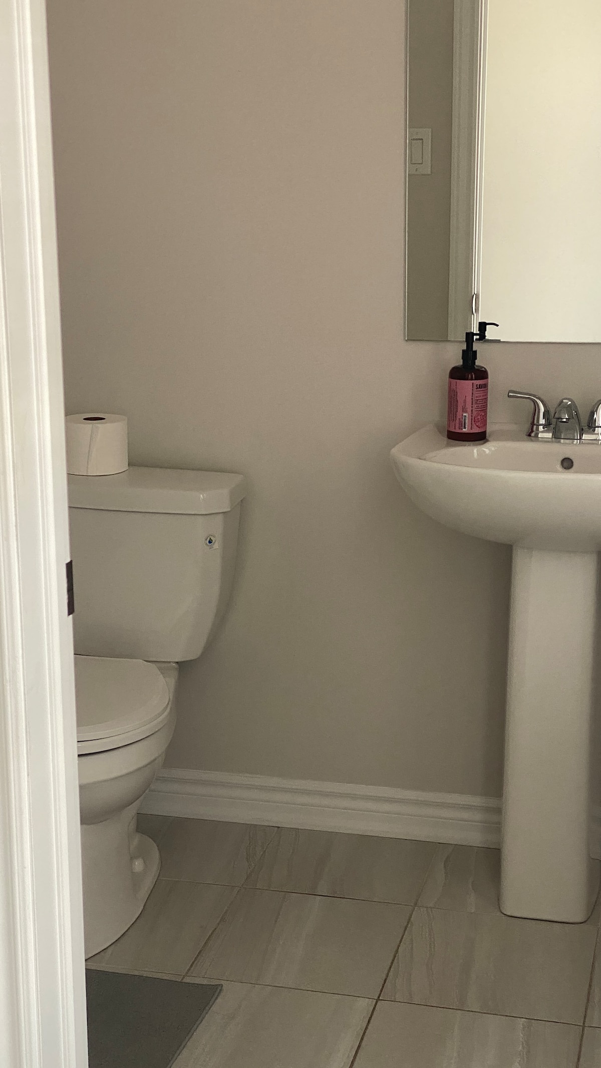 Private Cozy Room | Shared Bathroom in Ottawa