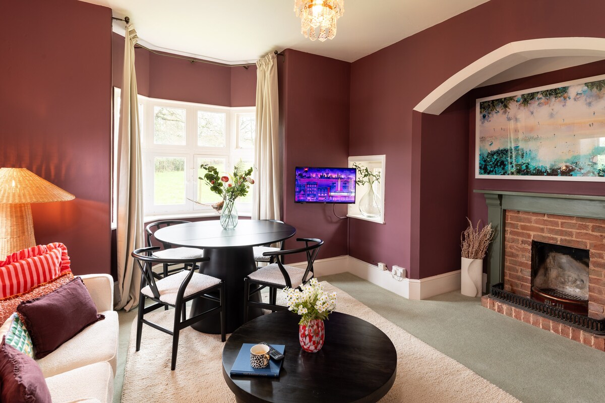 NEWLY Renovated Lodge Sleeps 5  Sidbury, Devon