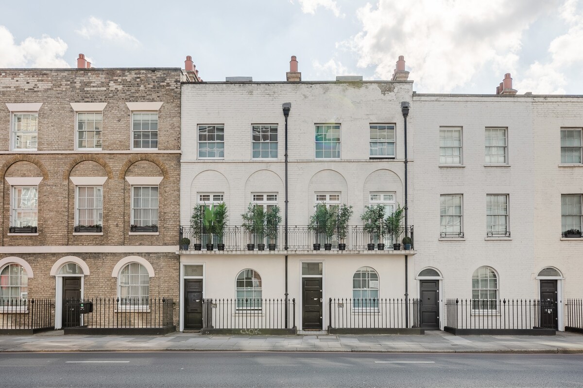 195VBR - Grade II listed Georgian 6-bed 6-bath