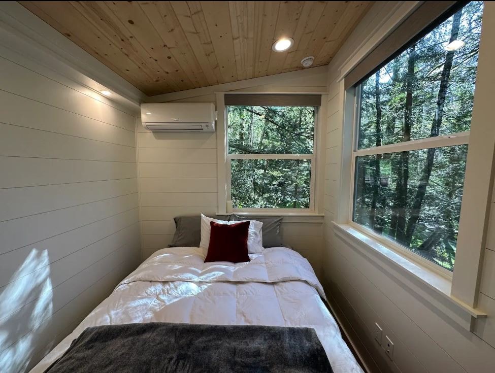 Hidden Falls Tiny Home with Mountain View