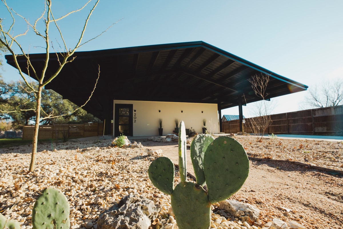 Lockhart Eco-Cube House (+Sauna & Cowboy Pool)