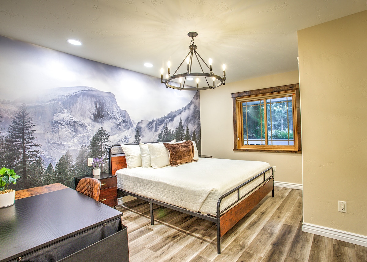 Glacier Park Suite