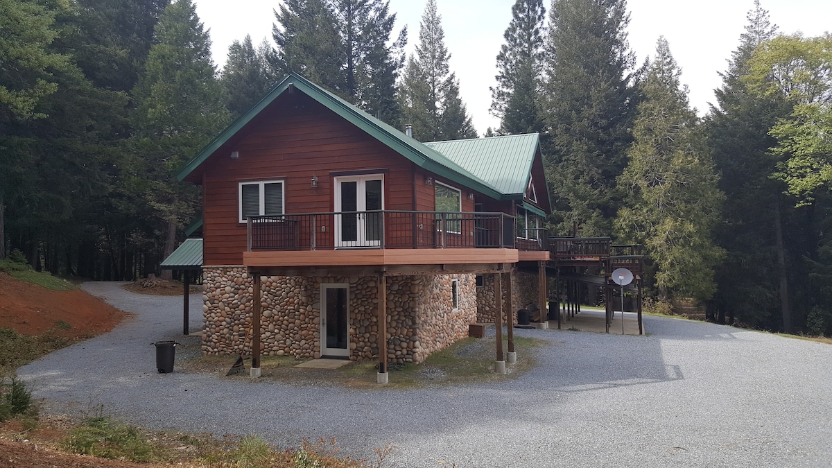 RidgeTop Sierra Mountain Retreat