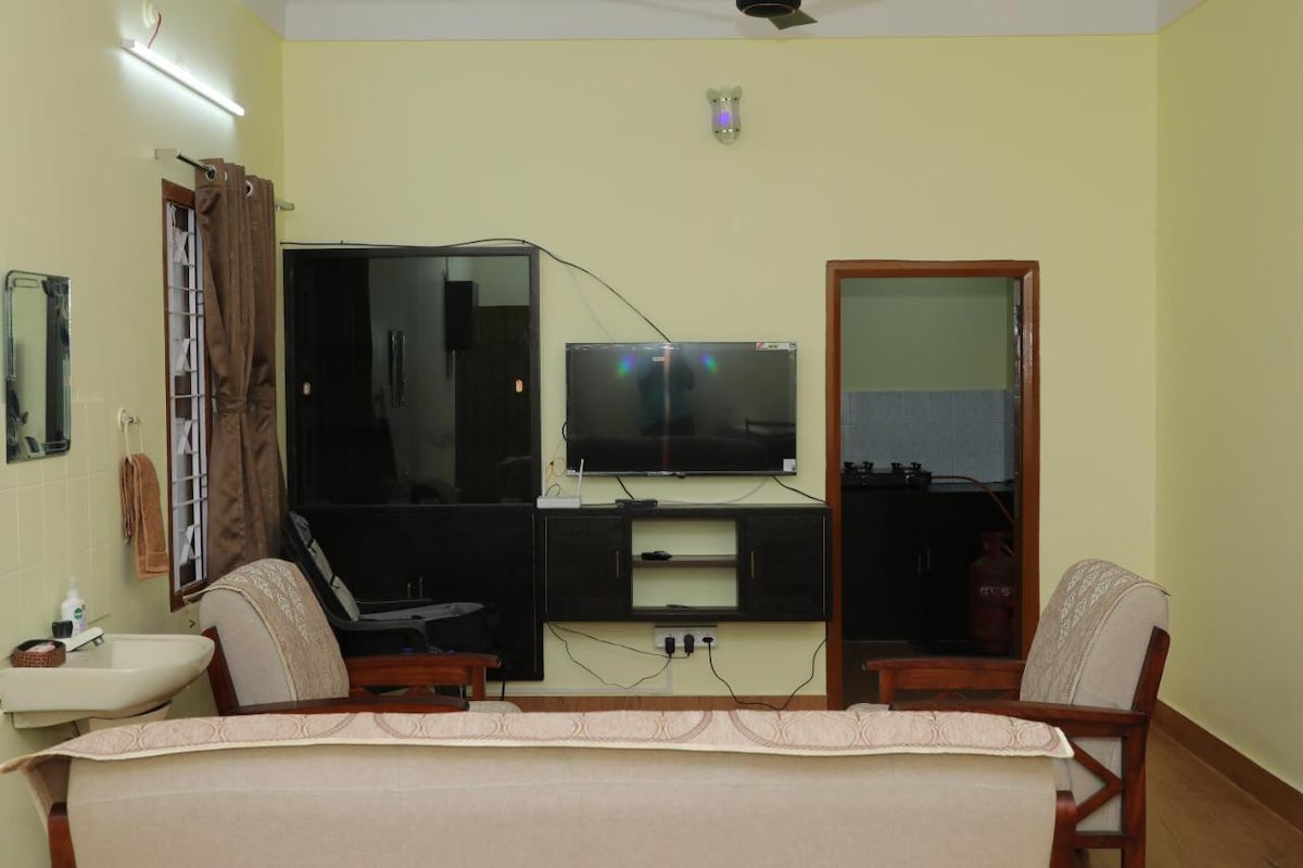 Fully Furnished 2 BHK Apartments - Family Friendly