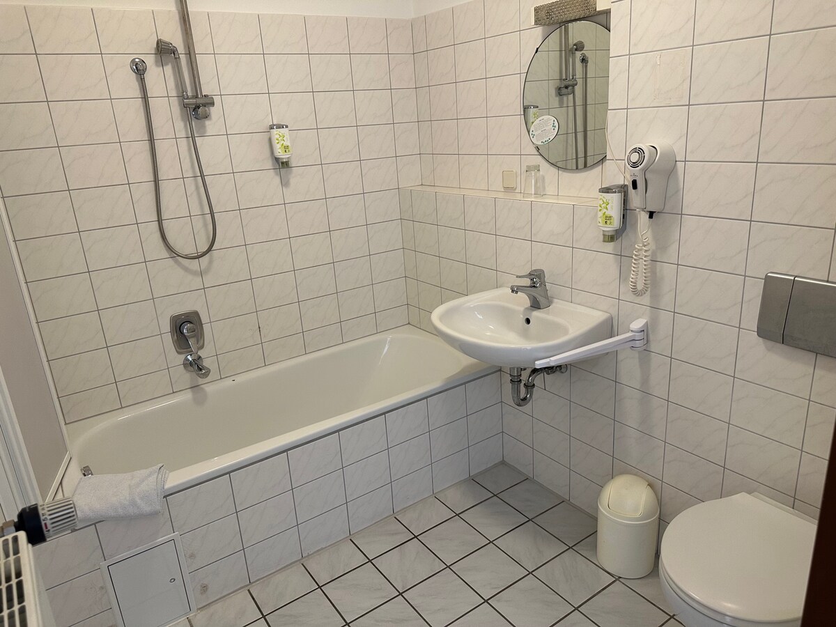 Doppelzimmer mit Badewanne