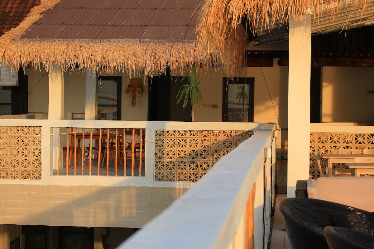 3 Monkeys Lembongan Surf Lodge 4